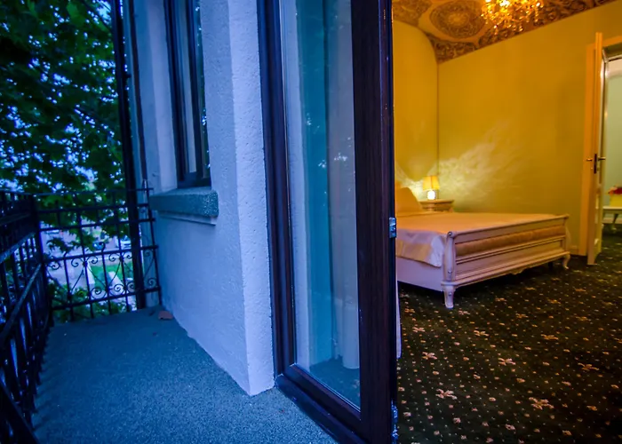 Jmr Royal -luxury & Private Sauna Hotel