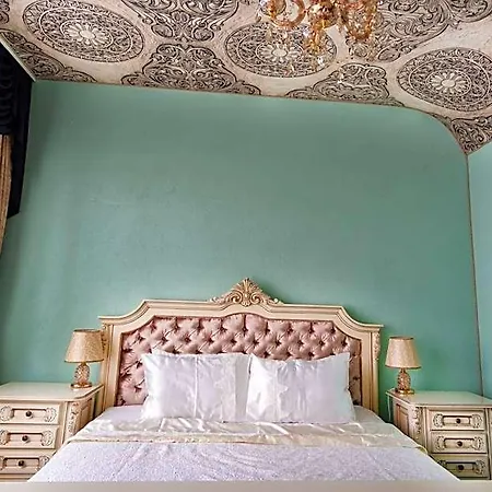 Jmr Royal -luxury & Private Sauna Hotel 4*