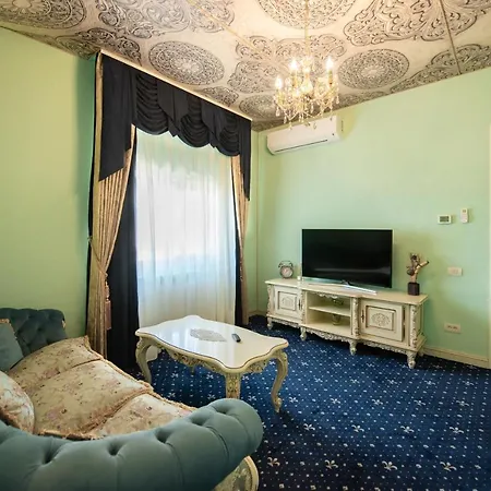 Jmr Royal Hotel