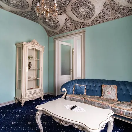 Hotel Jmr Royal -luxury & Private Sauna 4*