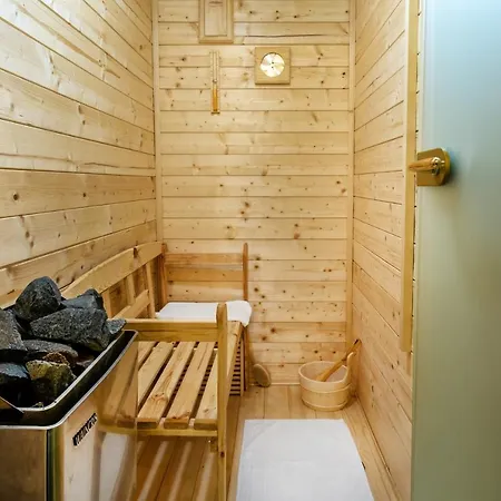 Jmr Royal -luxury & Private Sauna Hotel