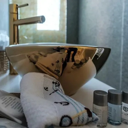 Jmr Royal -luxury & Private Sauna Hotel 4*