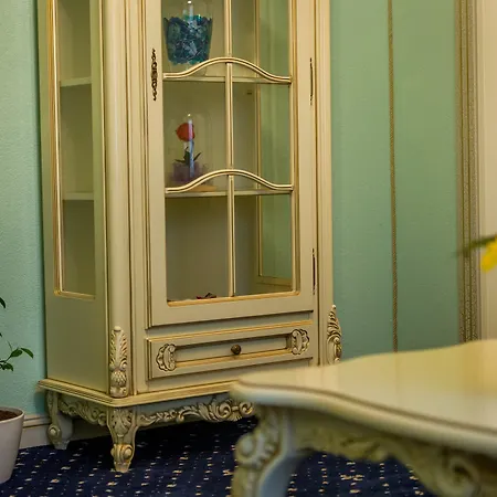 Jmr Royal -luxury & Private Sauna Hotel 4*